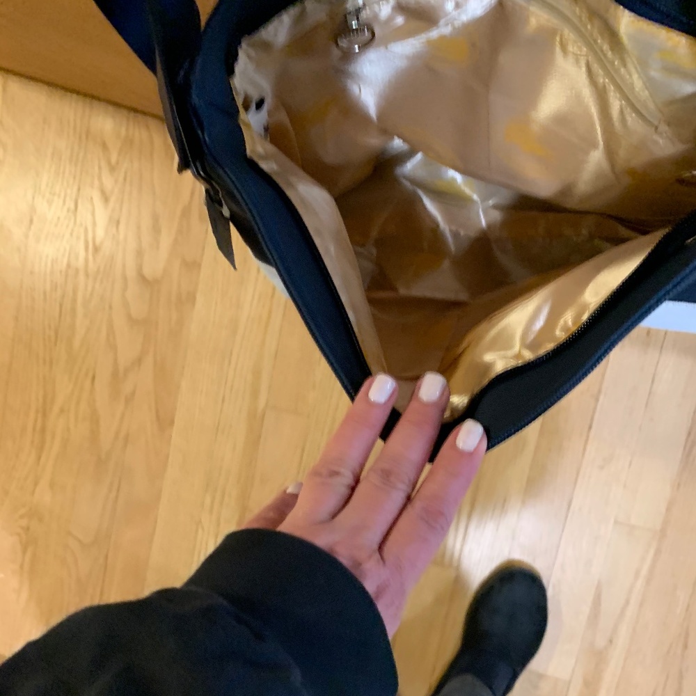 Handbag - Picture 3 of 4